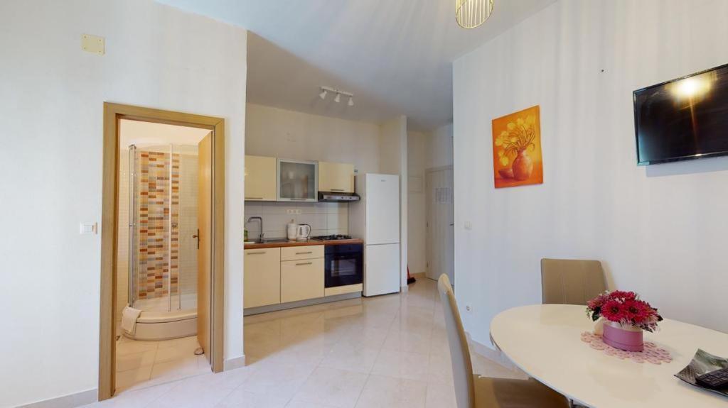 Bepin Apartment